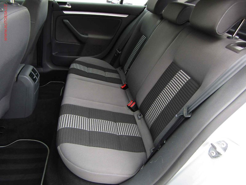 Volkswagen Golf (2008) 1.6i, Klima, STK2/28 - fotka 10 z 20