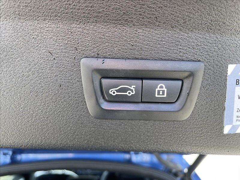 BMW X1 2,0 d 140kw M-Paket X-drive CZ - fotka 11 z 38