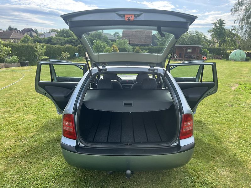 Škoda Octavia 1.9TDI 74KW,4x4,TZ,AMBIENTE - fotka 27 z 39