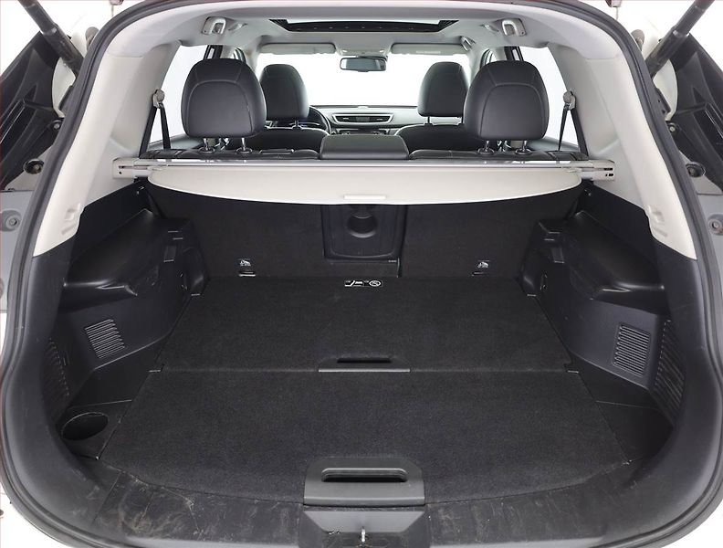 Nissan X-Trail (2016) 1.6 dCi, Automat, Serv.kniha - fotka 17 z 18