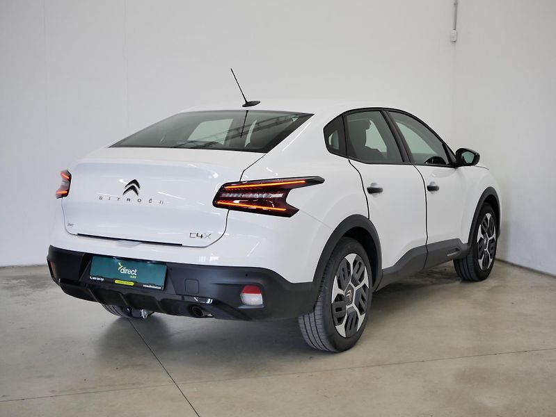 Citroën C4 X - fotka 2 z 25