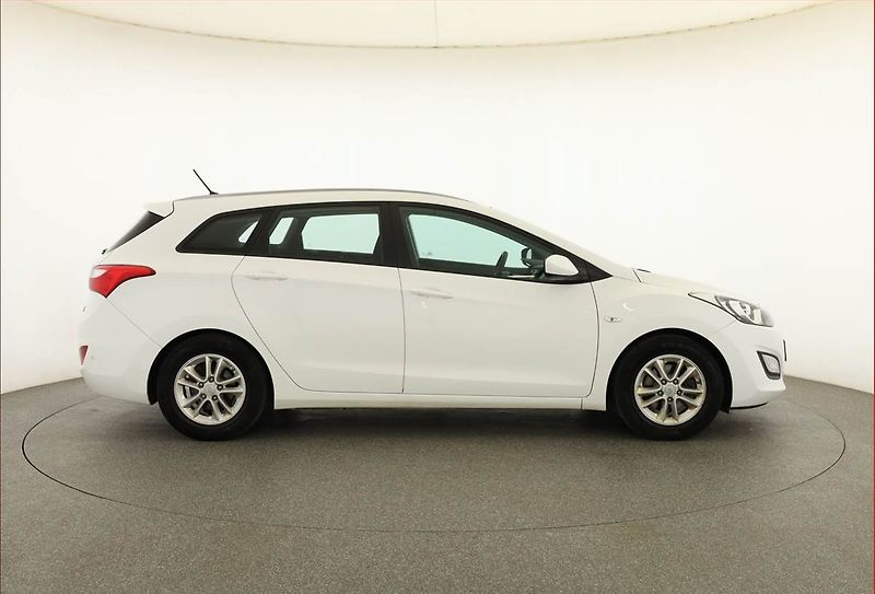 Hyundai i30 (2016) 1.6 MPI, ČR,1.maj, Serv.kniha - fotka 6 z 14