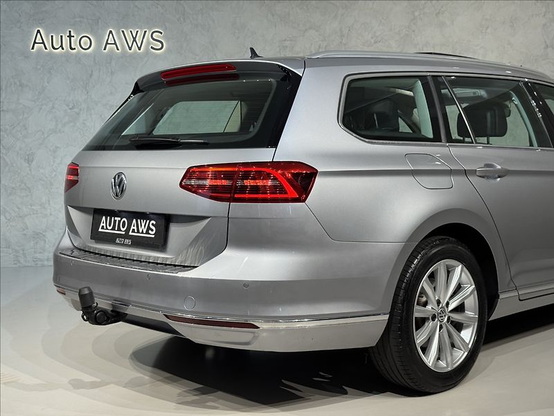 Volkswagen Passat 2,0 TDi  DSG Highline Virtual - fotka 11 z 49