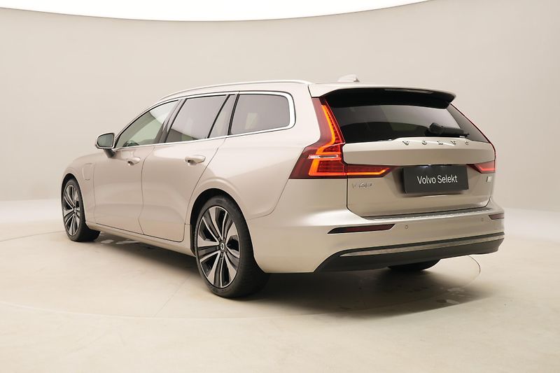 Volvo V60 T6 RECHARGE BRIGHT REZERVACE - fotka 11 z 65