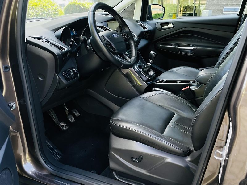 Ford Grand C-MAX 2.0TDCi MAN TAŽNÉ 1MAJITEL - fotka 28 z 50