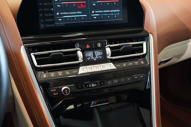 BMW M8 Competition xDrive Gran Coupé - fotka 40 z 50