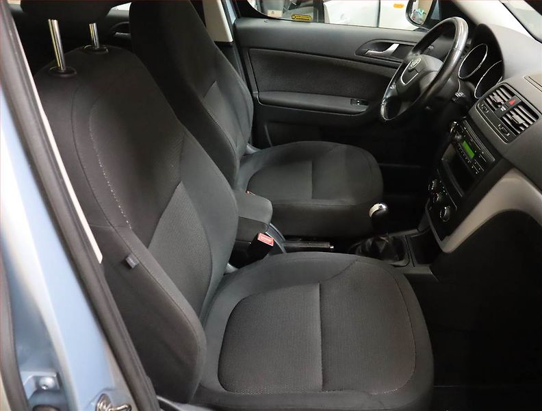 Škoda Yeti (2010) 1.2 TSI, Tempomat - fotka 9 z 17