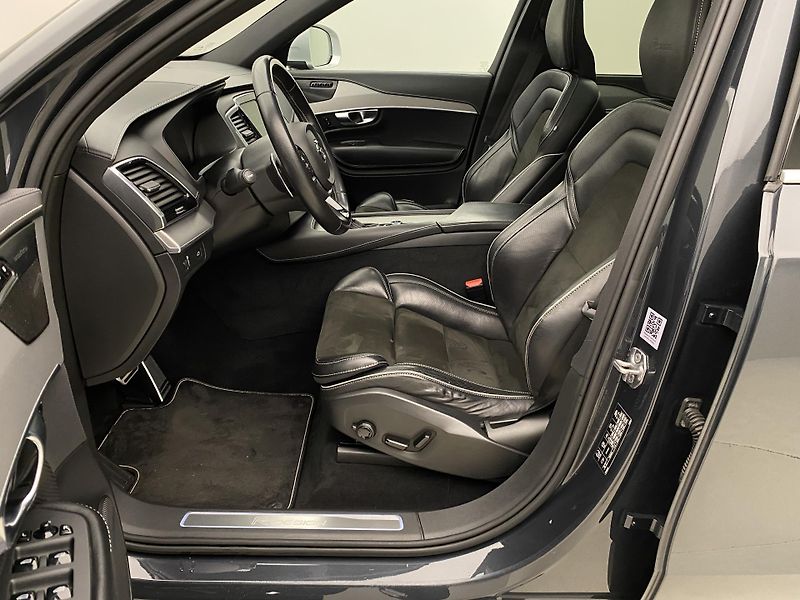 Volvo XC90 D5 AWD R-DESIGN AUT CZ - fotka 3 z 47