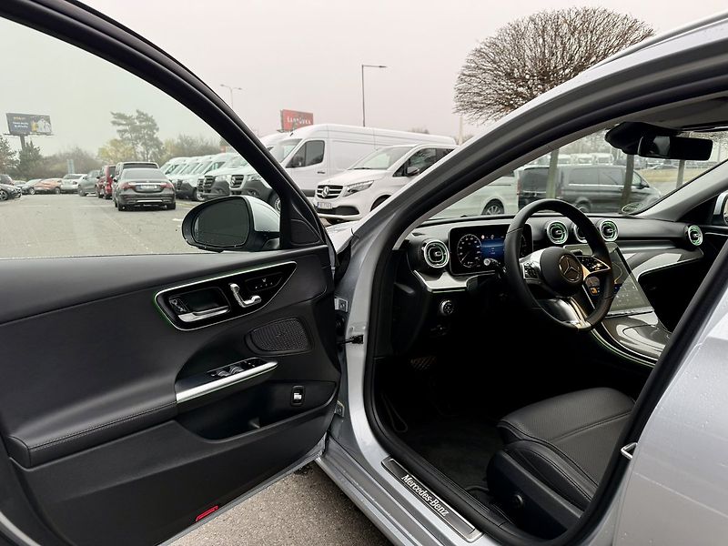 Mercedes-Benz Třídy C (2025) 220 d 4MATIC kombi - fotka 12 z 41