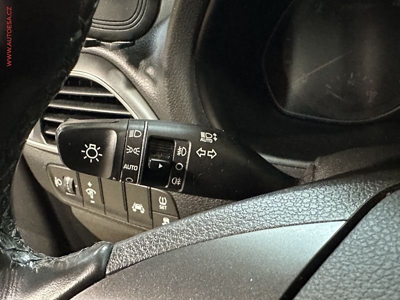 Hyundai i30 (2019) 1.6 CRDi, 2.maj,ČR, servis - fotka 18 z 22