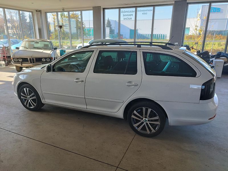 Škoda Octavia (2012) 1,4TSI,90KW,DSG,ALU,AUT.KLIMA - fotka 8 z 28