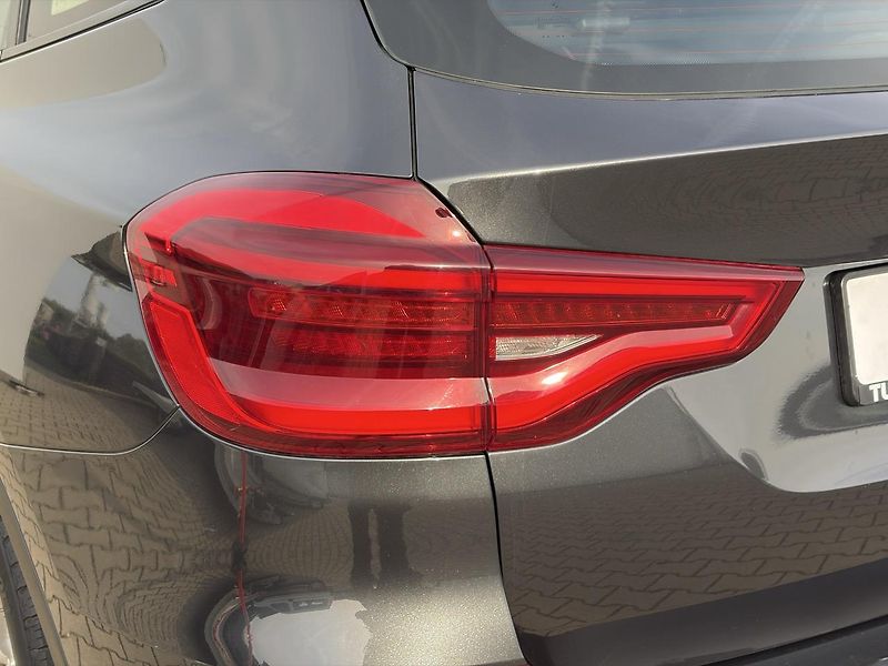 BMW X3 (2018) 2.0 D Xdrive  - fotka 6 z 31