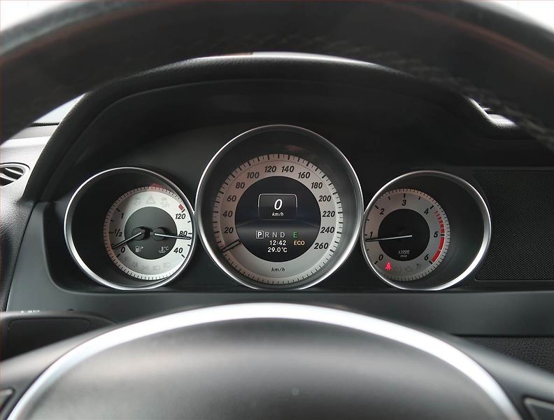 Mercedes-Benz Třídy C (2014) C 180 CDI, Automat, Serv.kniha - fotka 11 z 19