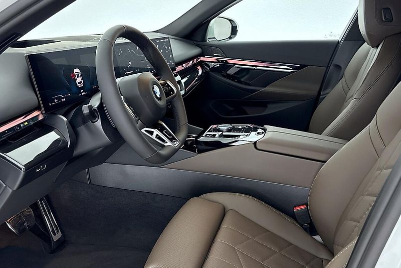 BMW Řada 5 540d xDrive Touring - fotka 5 z 17