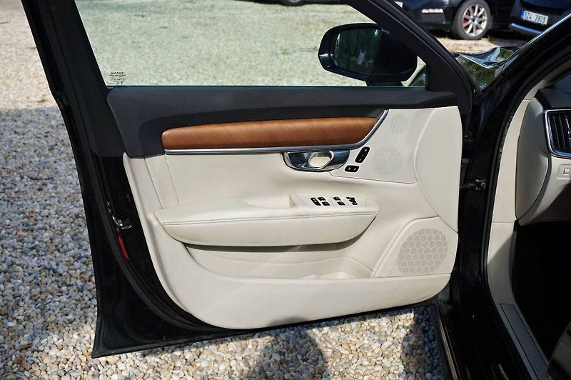Volvo V90 (2019) INSCRIPTION POLESTAR 2,0D5 173 - fotka 31 z 60
