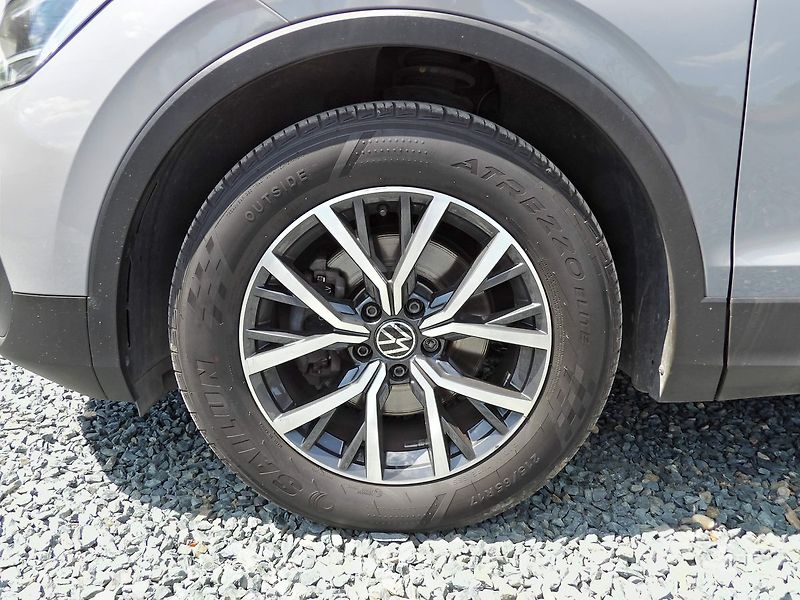 Volkswagen Tiguan 1.5TSI 110kW Virtual Life ACC - fotka 30 z 34