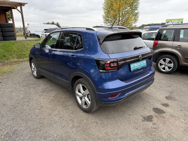 Volkswagen T-Cross 1.0 TSI R-line - fotka 8 z 23