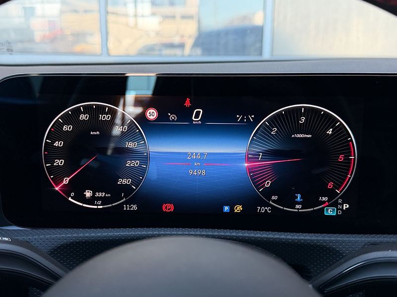 Mercedes-Benz Třídy A 200d AMG Style Edition - fotka 17 z 36
