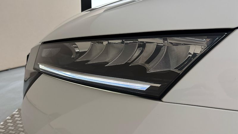Škoda Octavia 2.0 TDI Active - fotka 18 z 24