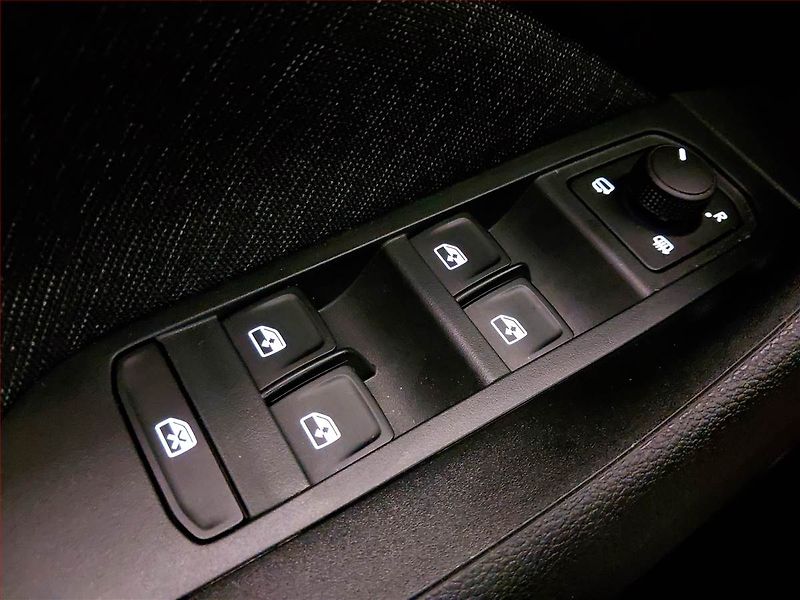 Škoda Kamiq (2023) Style Plus 1.0 TSI, Automat - fotka 17 z 17