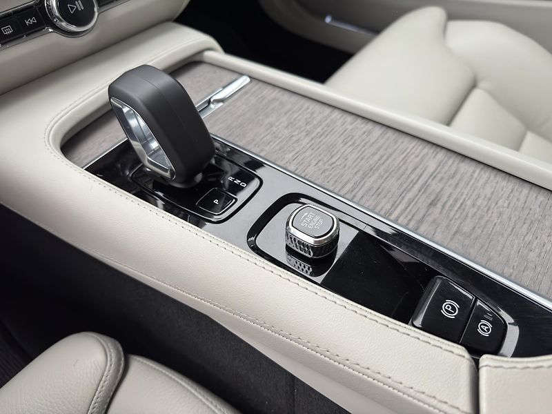 Volvo V90 B5 AWD ULTIMATE POLESTAR AUT  - fotka 30 z 49