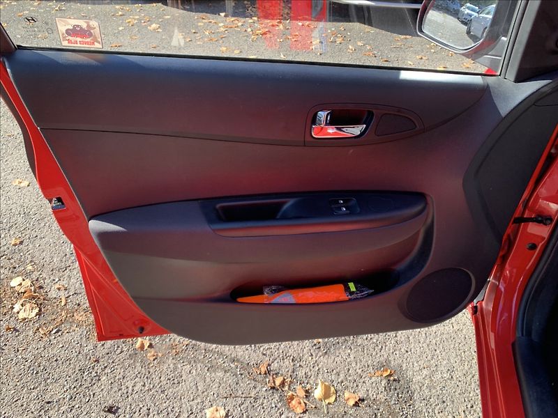 Hyundai i20 1,3 i - fotka 12 z 17