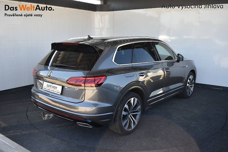Volkswagen Touareg (2022) 3.0TDI 210kW 4Motion, LED Matr - fotka 2 z 32