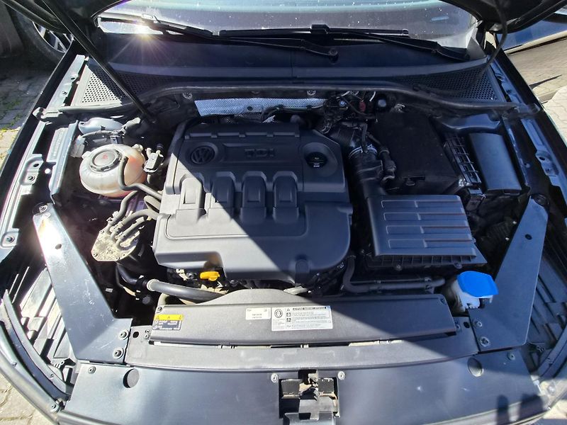 Volkswagen Passat Variant (2017) 2,0 TDI BMT DSG Com - fotka 9 z 9
