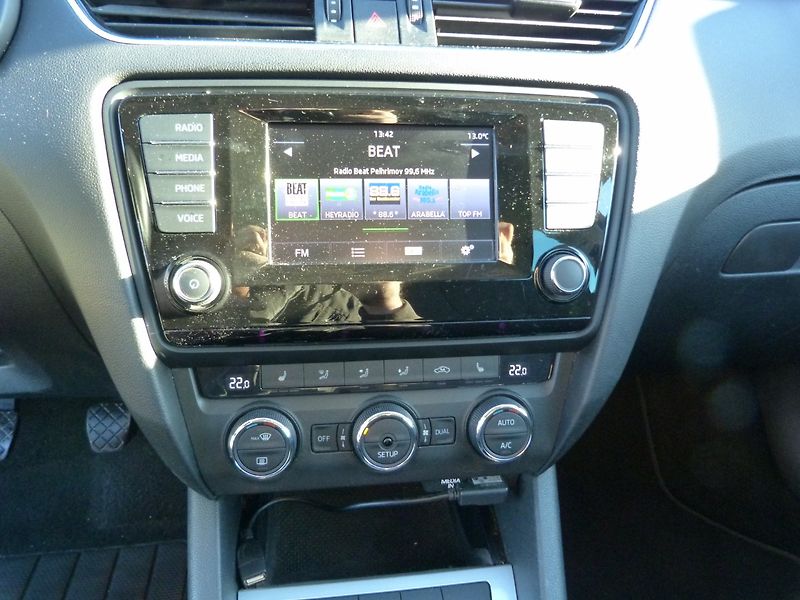 Škoda Octavia 1.4 TSI auto klima - fotka 24 z 26
