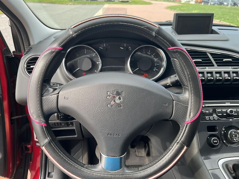 Peugeot 3008 2.0 HDi 110 kW Premium ČR - fotka 22 z 29