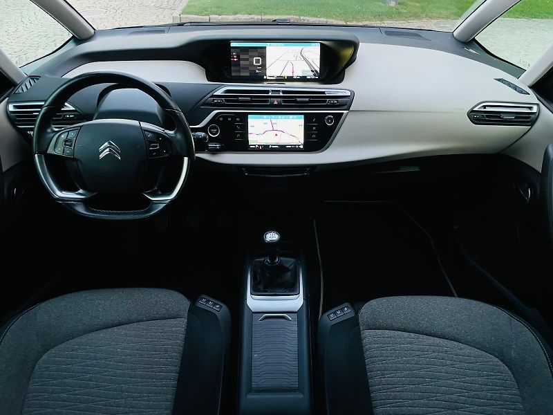Citroën Grand C4 Picasso 2.0HDi MANUÁL 7MÍST SENZORY - fotka 24 z 46