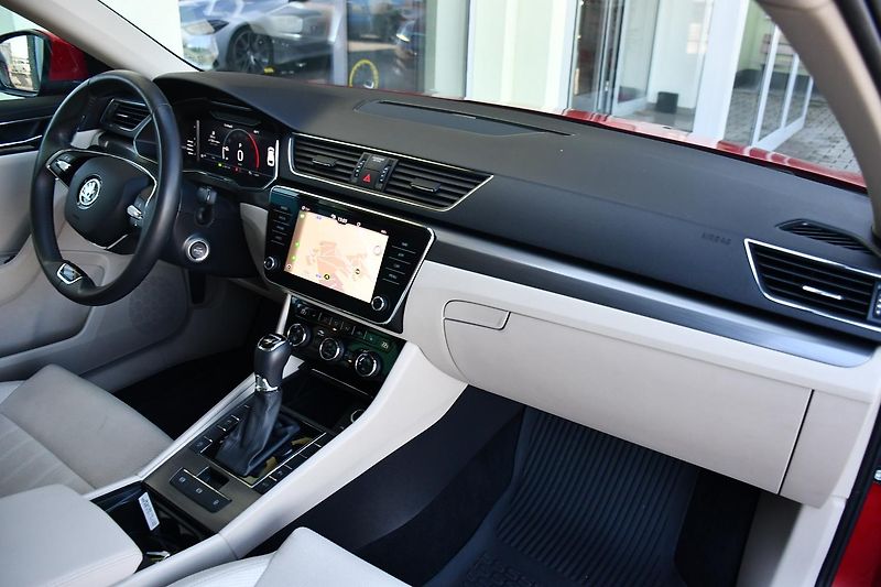 Škoda Superb 2.0TDi147kW STYL DSG 4X4 ČR 1M - fotka 18 z 42