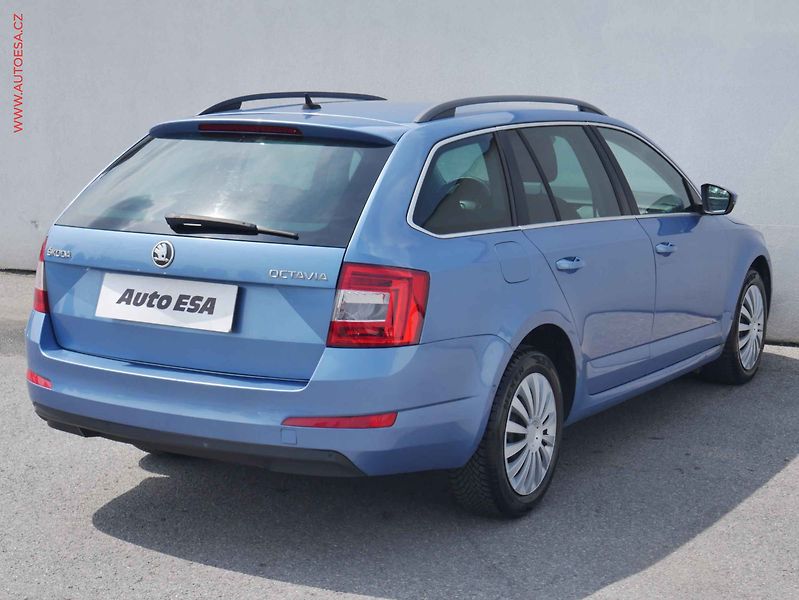 Škoda Octavia (2014) 2.0TDi, ČR, Style, DSG, navi - fotka 4 z 15
