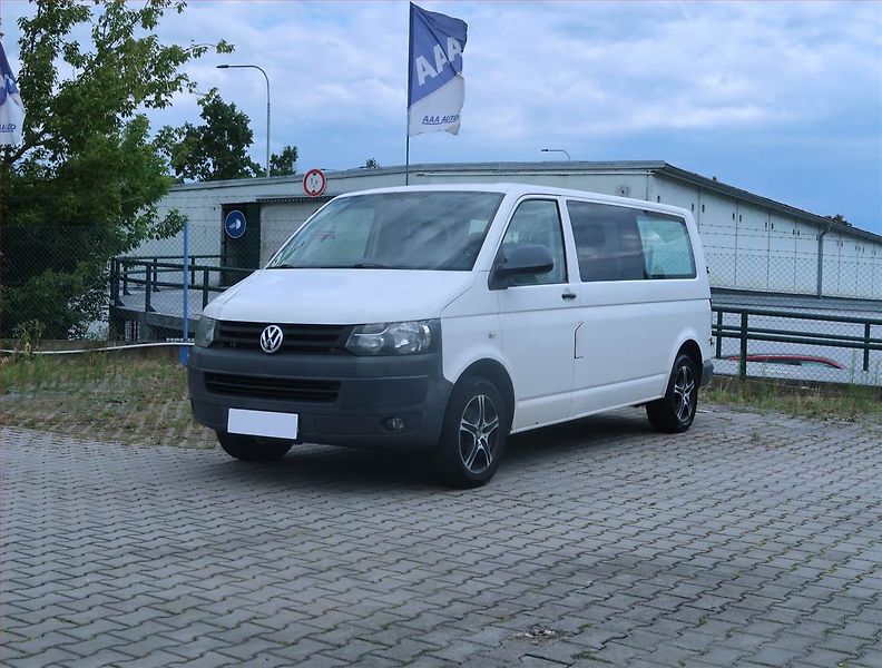 Volkswagen Transporter (2013) 2.0 TDI, Bus, 5Míst, ČR - fotka 2 z 14