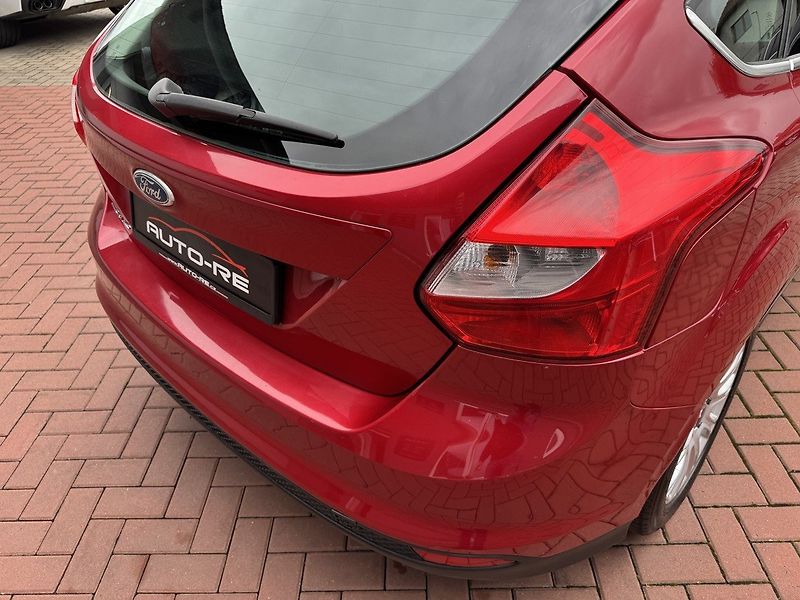 Ford Focus (2011) 1.6 Ti-VCT Digi Klima Tempomat - fotka 39 z 48