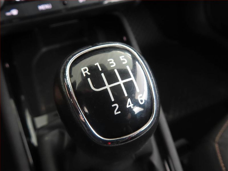 Škoda Kamiq (2023) 1.5 TSI - fotka 13 z 15