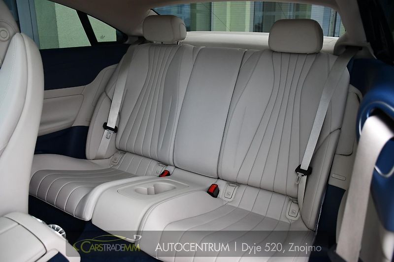 Mercedes-Benz Třídy E 400 4MATIC AMG ACC ČR HUD - fotka 12 z 53
