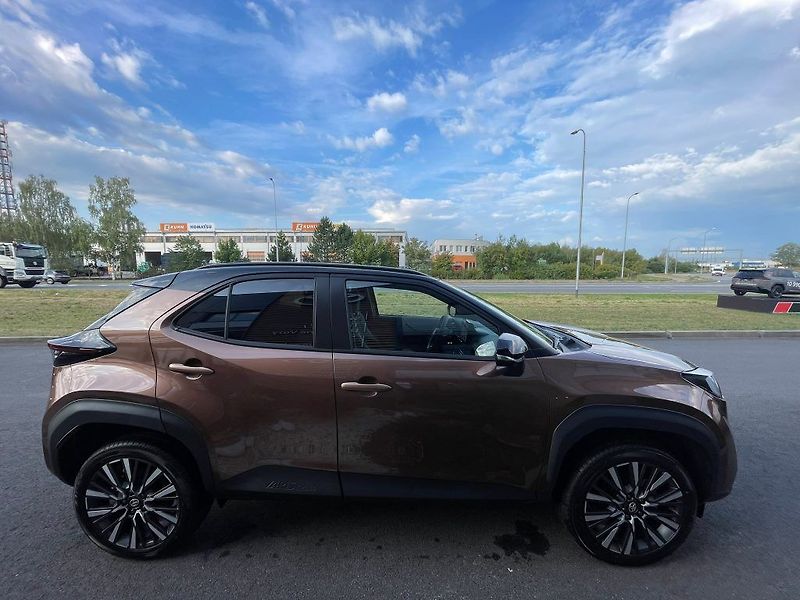 Toyota Yaris Cross 1.5 HSD 4x4 Executive Tech VIP - fotka 7 z 31