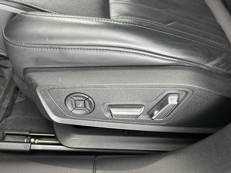 Audi A6 Allroad 50 - fotka 28 z 31