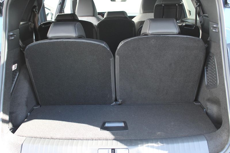 Peugeot 5008 (2026) ALLURE Hybrid 145 e-DCS6 - fotka 13 z 33