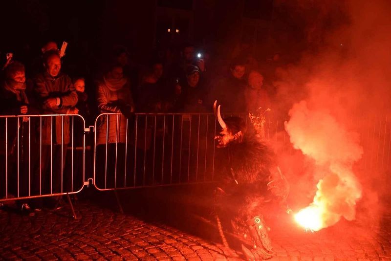 Krampusové a ďábelská vozidla