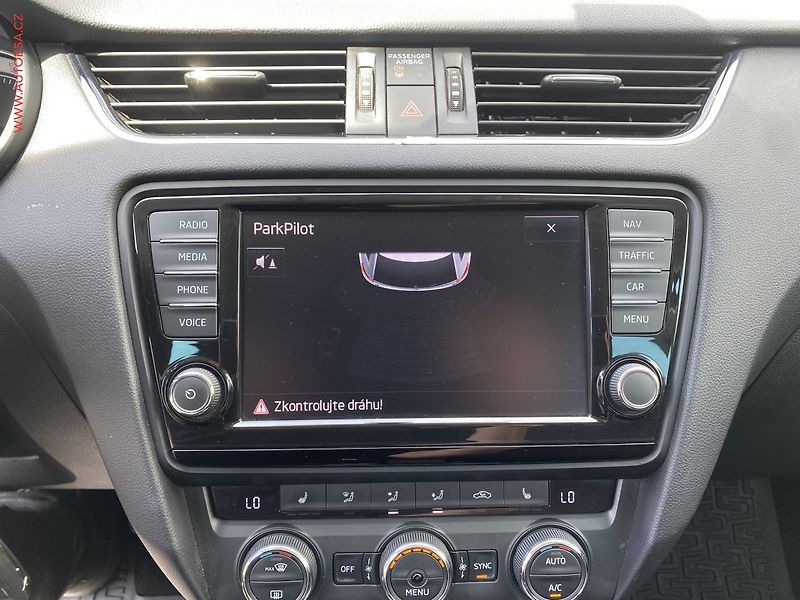 Škoda Octavia (2015) 2.0 TDi, Edition, bixen,navi - fotka 16 z 17