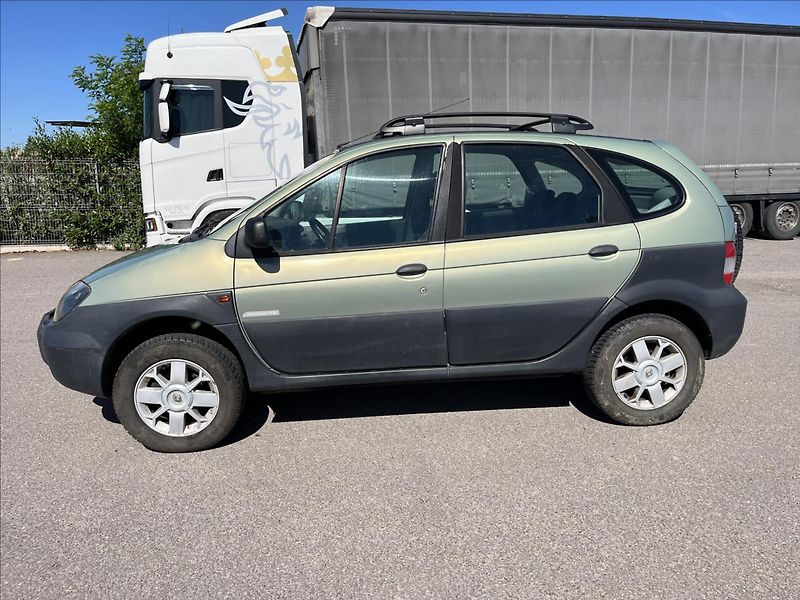 Renault Scénic 2.0 i 16V 4x4 TAŽNÉ STK 2/2028 - fotka 4 z 29