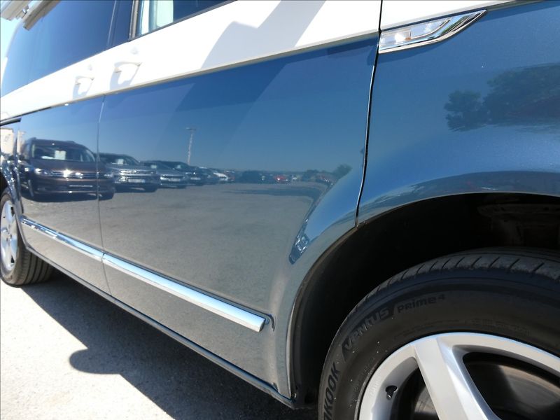 Volkswagen Multivan 2,0 TDi DSG Highline,1.majitel - fotka 13 z 50
