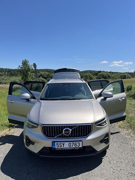 Volvo XC40 (2022) B3 FWD AUT PLUS 1. MAJITEL - fotka 9 z 23