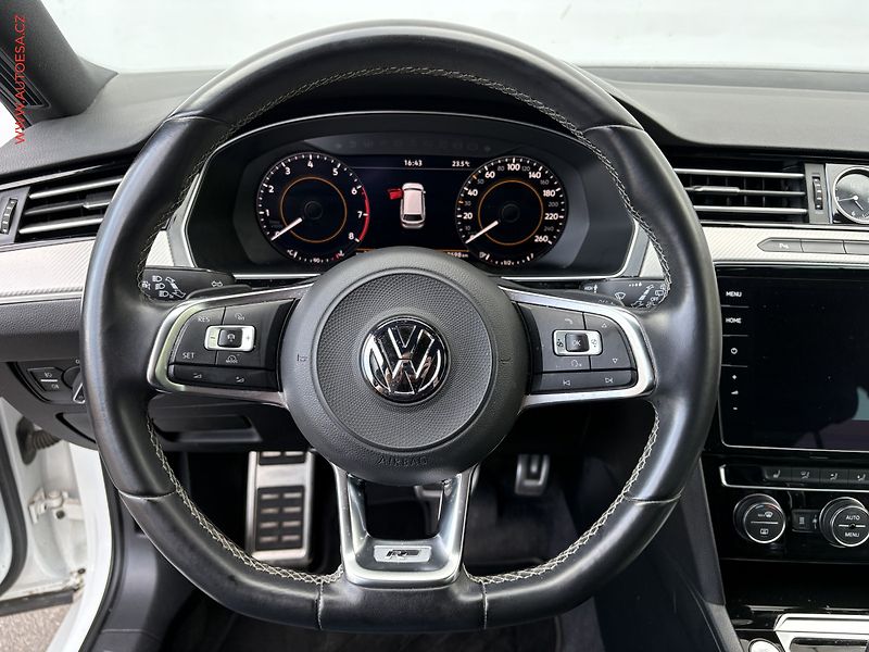 Volkswagen Passat (2017) 2.0 TSi, R-Line, DSG, panor - fotka 17 z 18
