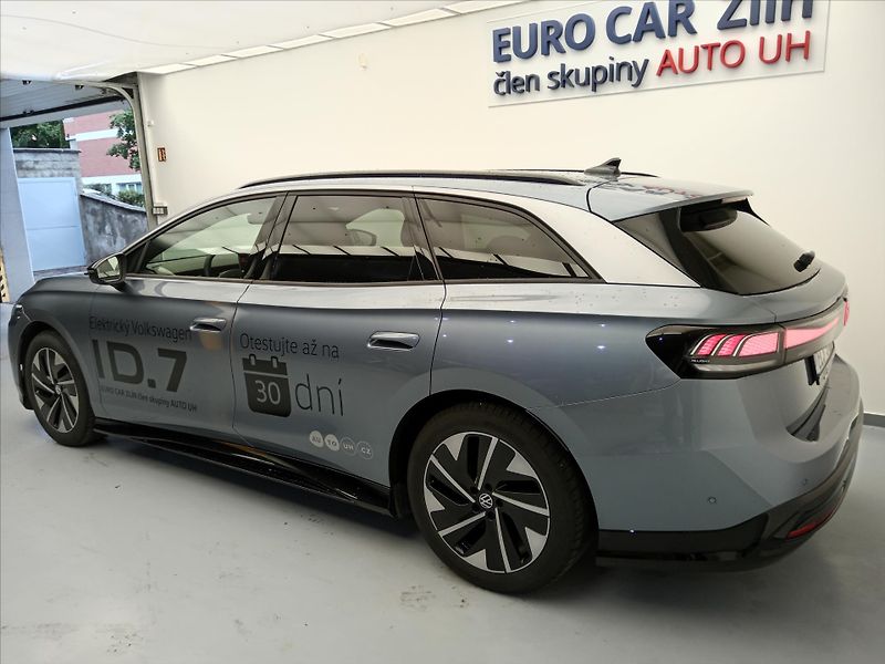 Volkswagen ID.7 Tourer Pro People 210 kW, 77 kWh - fotka 4 z 22