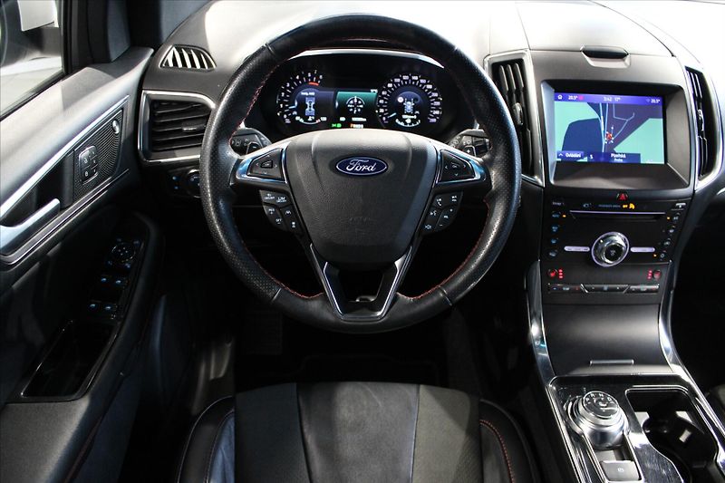 Ford Edge TDCi AWD Bi-Turbo ST-Line - fotka 16 z 36