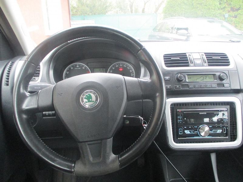 Škoda Fabia 1.4i 16V +SADA KOL - fotka 18 z 31