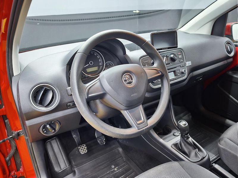 Škoda Citigo (2014) 55kw, výhřev sed., navi, klima - fotka 16 z 23